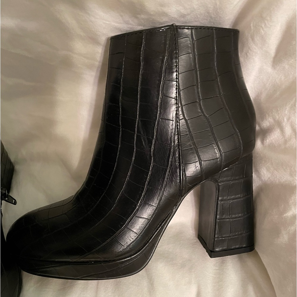 Black Croc Pattern Ankle Boot - image 6